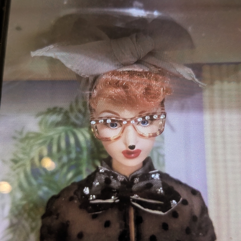 Mattel Lucille Ball Doll in Black and Cream - Picture 2 of 3